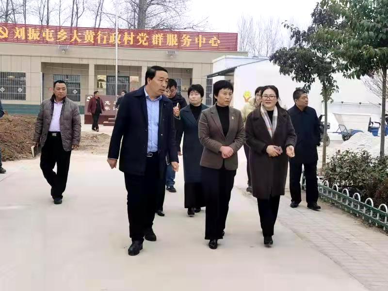 淮阳杨雪芹胡艳华到刘振屯乡调研党群服务中心建设和村两委换届工作