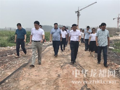 商水县长熊和平到部分重点在建项目现场办公-